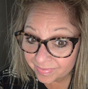 Meet your Posher, Carol